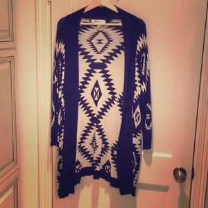LAST CHANCE! Women’s navy patterned sweater
